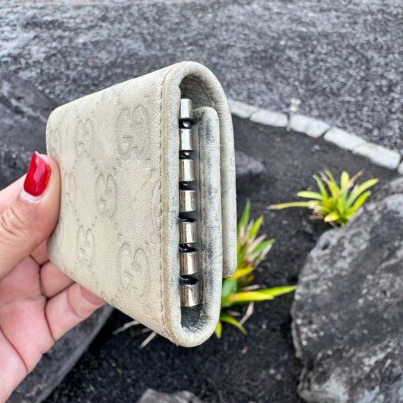 Gucci Guccissima Leather Bow Key Holder Case Cream Ivory - Picture 4 of 9